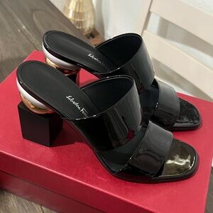 Extra Narrow women’s heels, Brand new Ferragamo